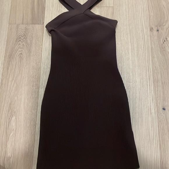 Aritzia Sculpt Criss-Cross Dress - Picture 3 of 4